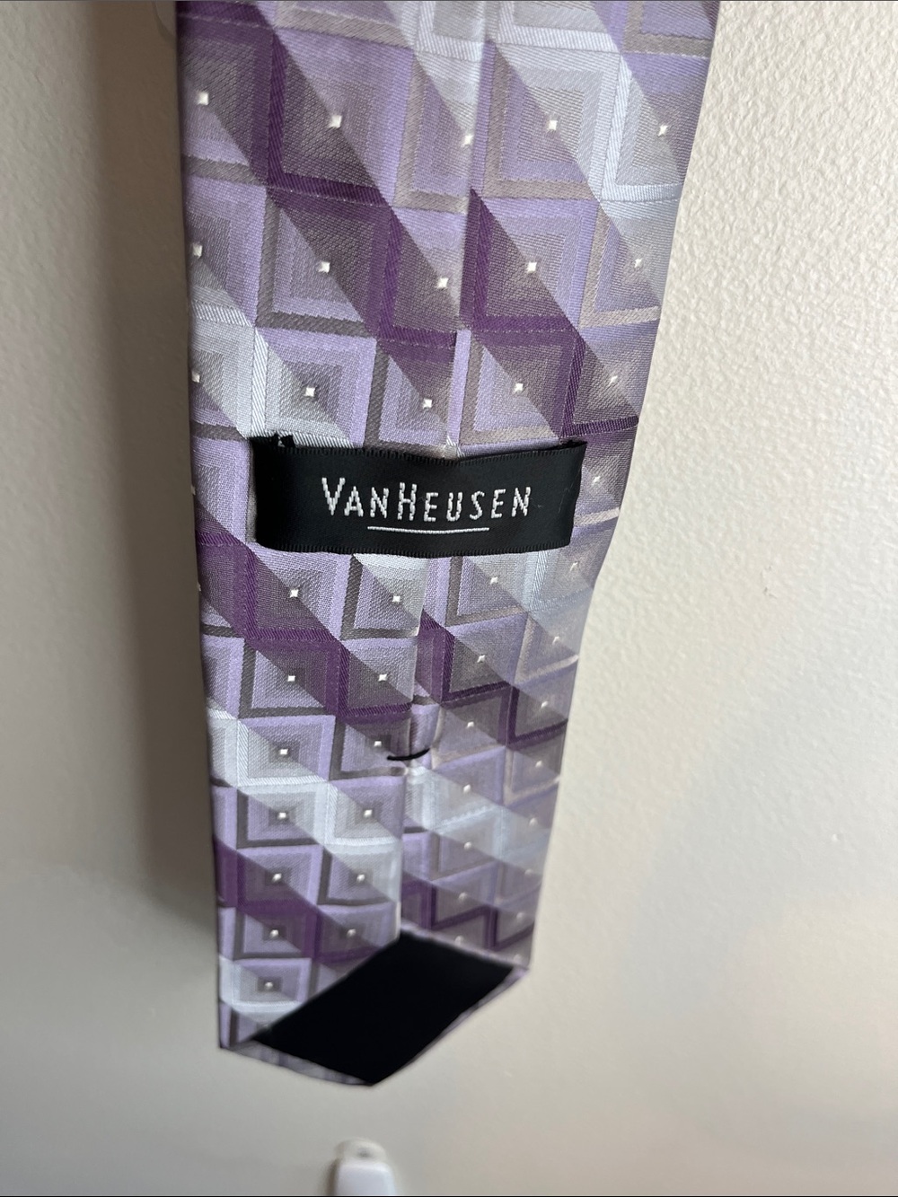 Van Heusen Lavender and Silver Geometric Silk Tie Chevron Geometric Pattern - Picture 2 of 10